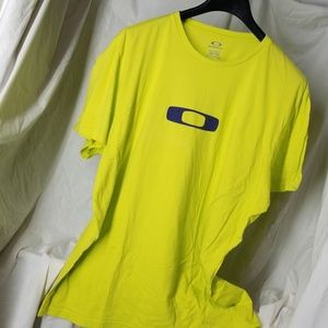 Oakley 2xlarge T-shirt